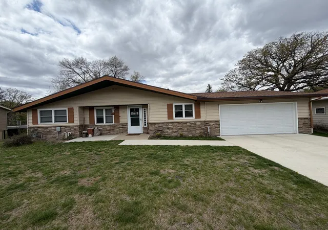 1st image of 1821 Brookside Cir, Albert Lea, MN 56007 | MLS# 7070719