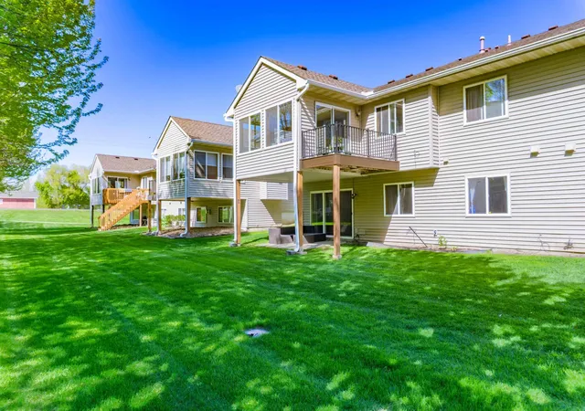 Photo 3 of Single family home for sale at 1020 Primrose Ln, Waconia, MN 55387 | MLS# 7070721 | Listing updated on 2026-08-29