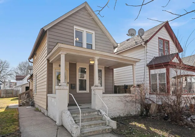 Homes for sale in Saint Paul, MN | 602 Edmund Ave, Saint Paul, MN 55103 | MLS# 7070765