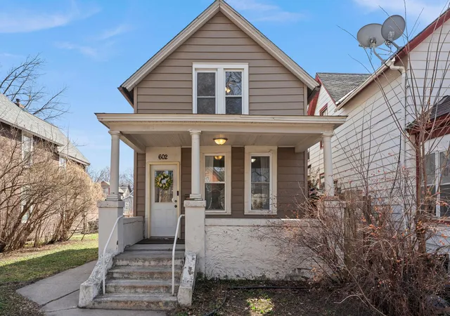 Homes for sale in Saint Paul, MN | 602 Edmund Ave, Saint Paul, MN 55103 | MLS# 7070765