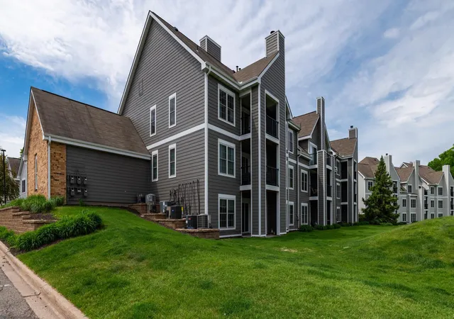 Homes for sale in Minnetonka, MN | 6155 Chasewood Pkwy #201, Minnetonka, MN 55343 | MLS# 7070781