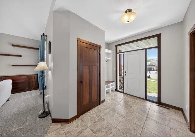3rd image of 1721 Echo Ridge St Sw, Rochester, MN 55902 | MLS# 7070793