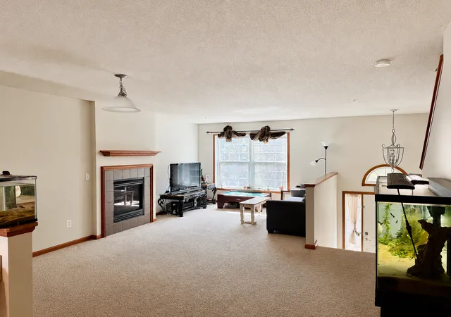Homes for sale in Mahtomedi, MN | 932 Ledgestone Dr, Mahtomedi, MN 55115 | MLS# 7070804