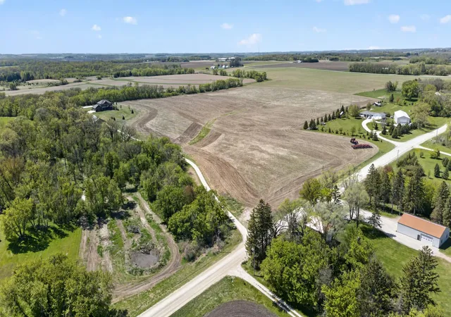 Photo 3 of Single family home for sale at 7254 County Rd 117 SW, Byron, MN 55920 | MLS# 7070901 | Listing updated on 2026-08-24