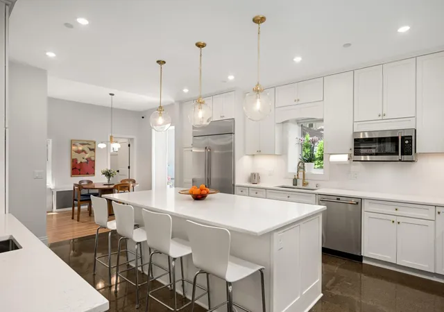 4th image of 2224 W Lake Of The Isles Pkwy, Minneapolis, MN 55405 | MLS# 7070909