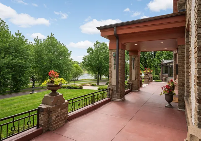 5th image of 2224 W Lake Of The Isles Pkwy, Minneapolis, MN 55405 | MLS# 7070909