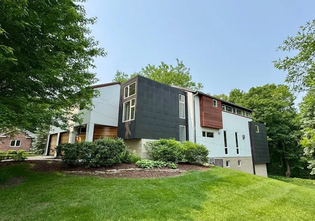 Photo 3 of Single family home for sale at 2206 Grant Ct, Northfield, MN 55057 | MLS# 7070950 | Listing updated on 2026-10-08