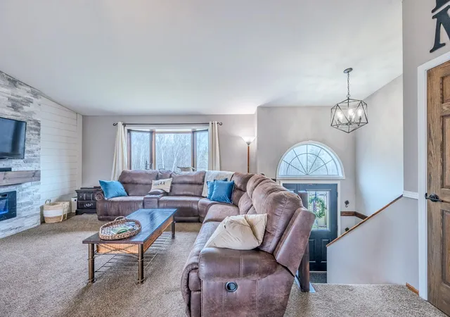 3rd image of 11212 Pozar Rd, Chisholm, MN 55719 | MLS# 7070989