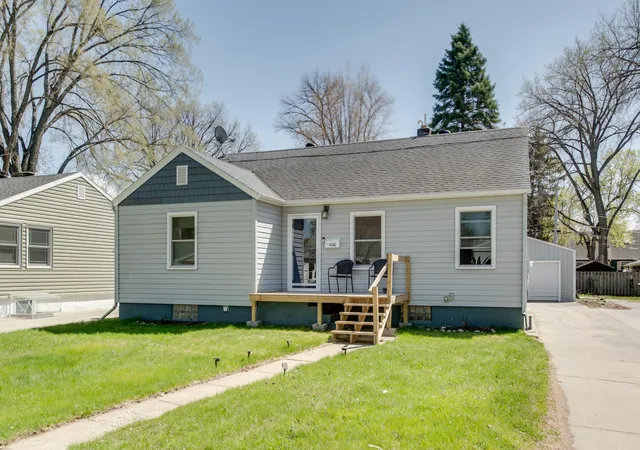 2nd image of 1630 6th Ave S, Fargo, ND 58103 | MLS# 7071016