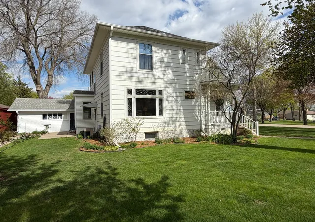 3rd image of 504 N Estey St, Luverne, MN 56156 | MLS# 7071077