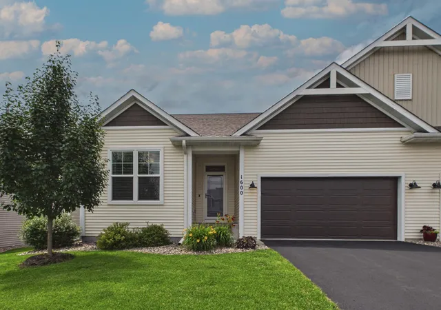 Homes for sale in Hudson, WI | 1600 Southpoint Dr, Hudson, WI 54016 | MLS# 7071164