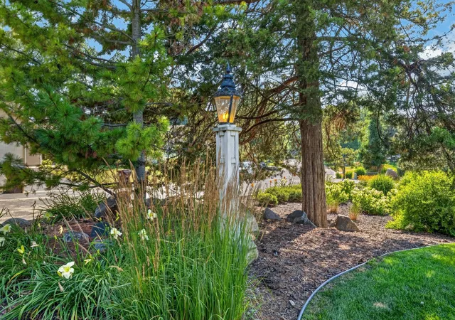 Photo 4 of Single family home for sale at 5488 Fairlawn Shrs Trl SE, Prior Lake, MN 55372 | MLS# 7071358 | Listing updated on 2026-09-22