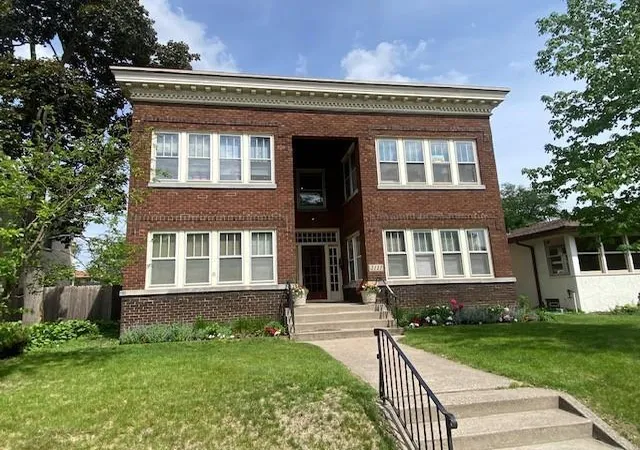 2nd image of 2121 Penn Ave S, Minneapolis, MN 55405 | MLS# 7071394