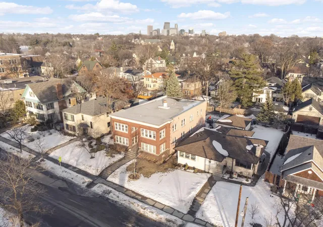 3rd image of 2121 Penn Ave S, Minneapolis, MN 55405 | MLS# 7071394