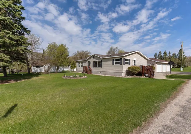 Homes for sale in Clitherall, MN | 211 E Central Ave, Clitherall, MN 56524 | MLS# 7071424