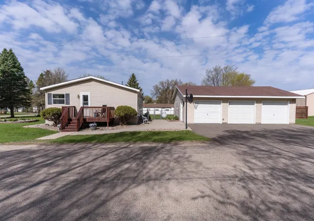 Homes for sale in Clitherall, MN | 211 E Central Ave, Clitherall, MN 56524 | MLS# 7071424