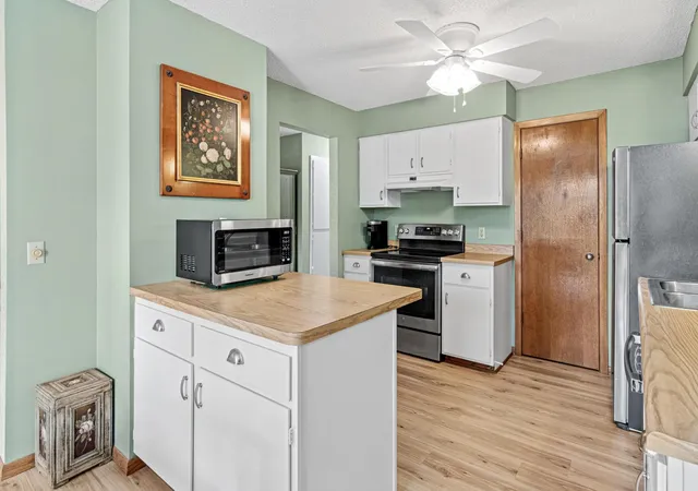 Photo 1 of Sale Pending at 1890 Fox Ridge Dr #C, Saint Paul, MN 55118 | MLS# 7071429 | Listing updated on 2026-08-28