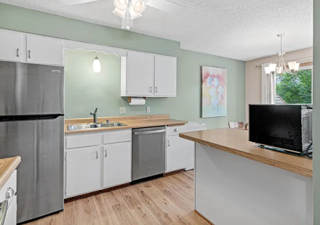 Photo 2 of Sale Pending at 1890 Fox Ridge Dr #C, Saint Paul, MN 55118 | MLS# 7071429 | Listing updated on 2026-08-28