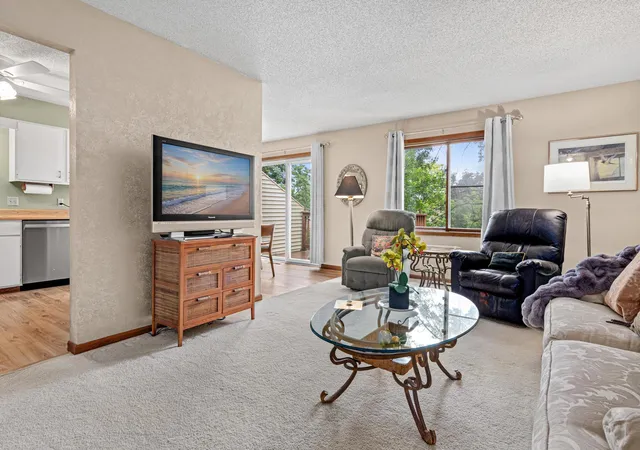 Photo 2 of Sale Pending at 1890 Fox Ridge Dr #C, Saint Paul, MN 55118 | MLS# 7071429 | Listing updated on 2026-08-28