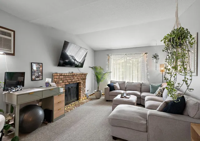 5th image of 2210 Ridge Dr, St. Louis Park, MN 55416