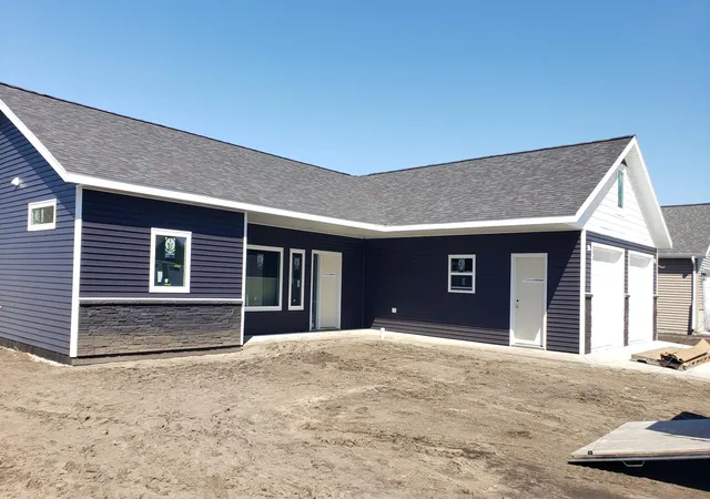 2nd image of 1014 8th Ave Ne, Perham, MN 56573 | MLS# 7071595