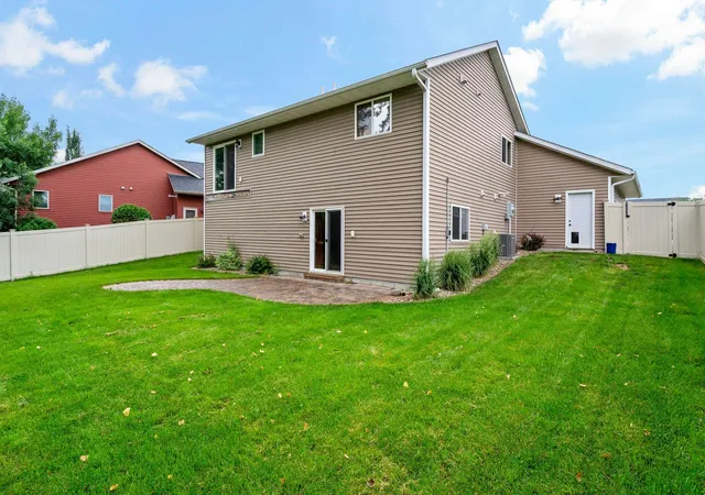 Homes for sale in Mankato, MN | 124 Harbor Hill Dr, Mankato, MN 56001 | MLS# 7071755