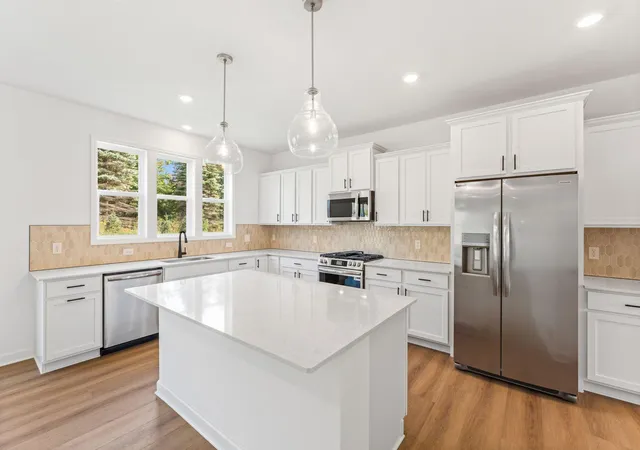 2nd image of 1303 Hadley Hills Dr Ne, Rochester, MN 55906 | MLS# 7071815