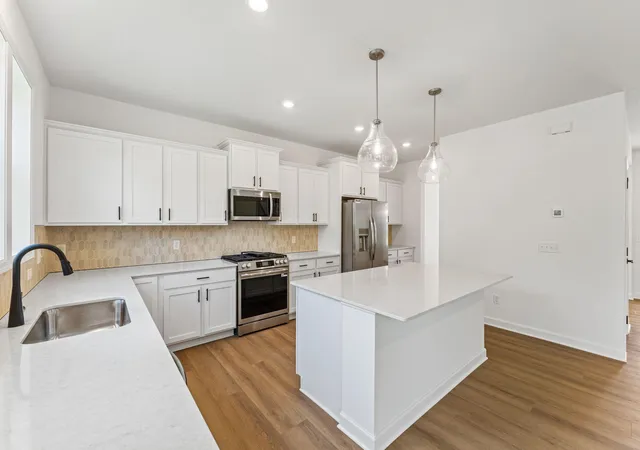 3rd image of 1303 Hadley Hills Dr Ne, Rochester, MN 55906 | MLS# 7071815