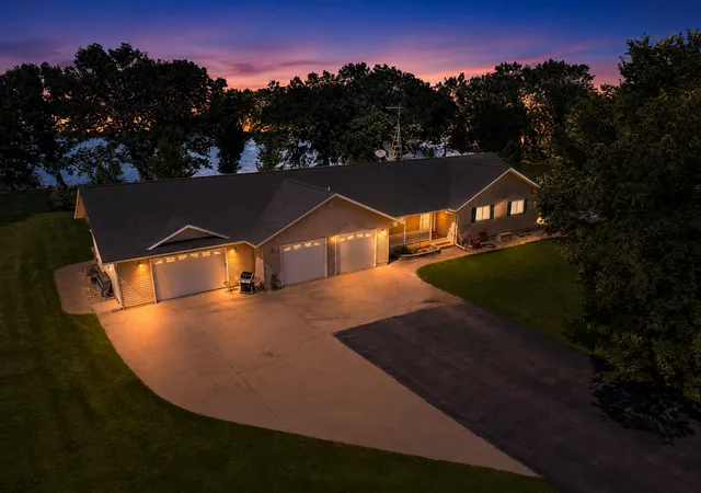 Homes for sale in Sherburn, MN | 4 S Fox Lake Dr E, Sherburn, MN 56171 | MLS# 7071856