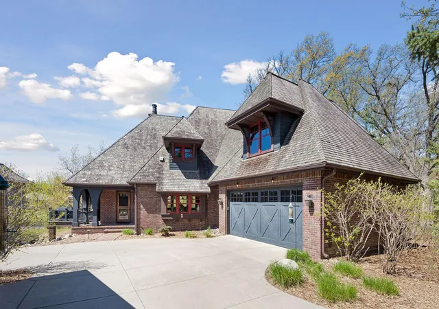 4th image of 1610 Locust Hills Pl, Wayzata, MN 55391 | MLS# 7071858