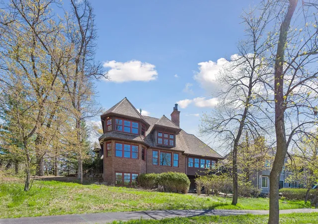5th image of 1610 Locust Hills Pl, Wayzata, MN 55391 | MLS# 7071858