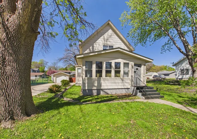 Homes for sale in New Prague, MN | 208 4th Ave Nw, New Prague, MN 56071 | MLS# 7071911