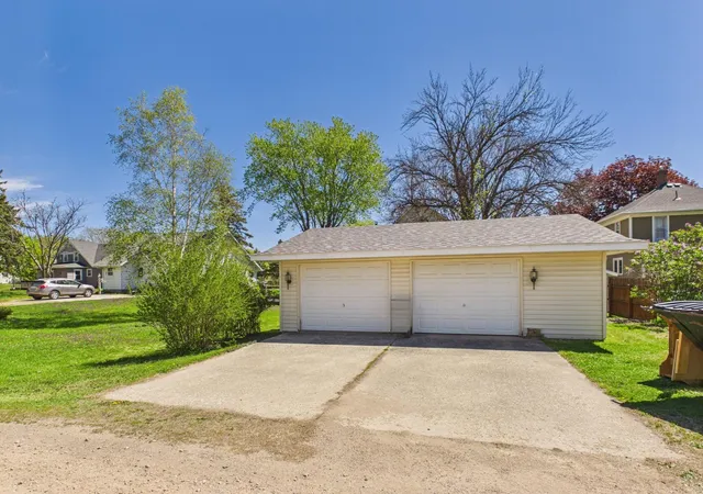 Homes for sale in New Prague, MN | 208 4th Ave Nw, New Prague, MN 56071 | MLS# 7071911