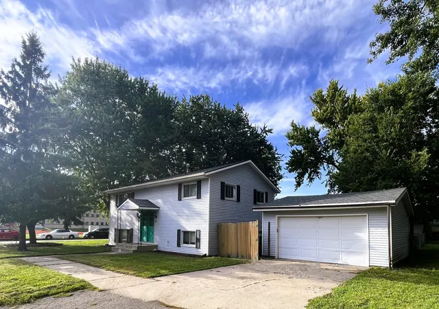 Photo 2 of Multi family home for sale at 403 8 1/2 Ave Nw, Rochester, MN 55901 | MLS# 7072069 | Listing updated on 2026-10-23