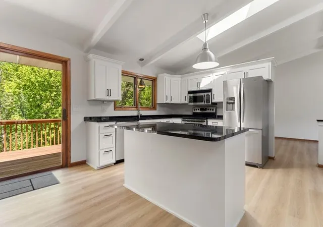 Photo 3 of Single family home for sale at 1948 Crown Point Dr, Saint Paul, MN 55118 | MLS# 7072078 | Listing updated on 2026-10-13