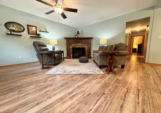 4th image of 608 Elaine Ave, Marshall, MN 56258 | MLS# 7072102