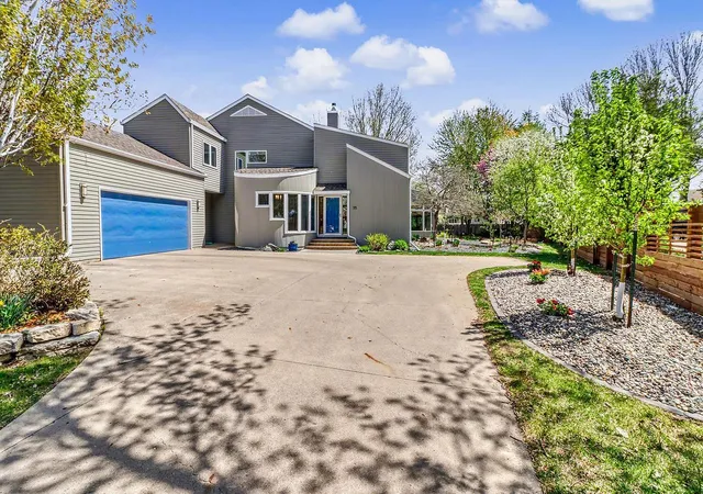 Photo 1 of Single family home for sale at 75 Prairiewood Dr S, Fargo, ND 58103 | MLS# 7072132 | Listing updated on 2026-09-15