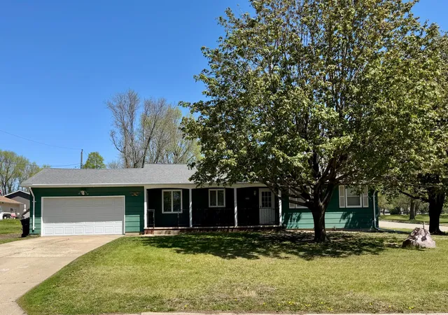 Homes for sale in Edgerton, MN | 610 W Elizabeth St, Edgerton, MN 56128 | MLS# 7072178