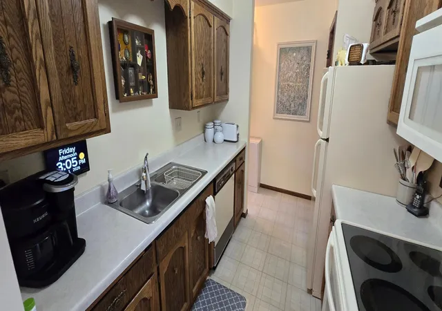 2nd image of 1402 E Gateway Cir S #H, Fargo, ND 58103 | MLS# 7072220
