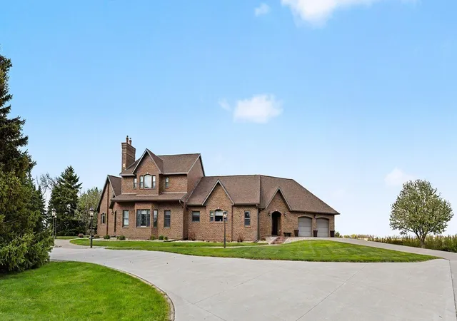 Homes for sale in Pipestone, MN | 1358 Us Hwy 75, Pipestone, MN 56164 | MLS# 7072222