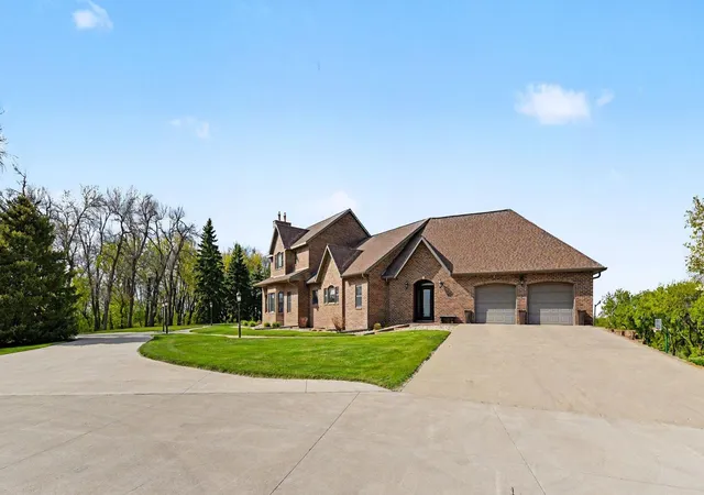 Homes for sale in Pipestone, MN | 1358 Us Hwy 75, Pipestone, MN 56164 | MLS# 7072222