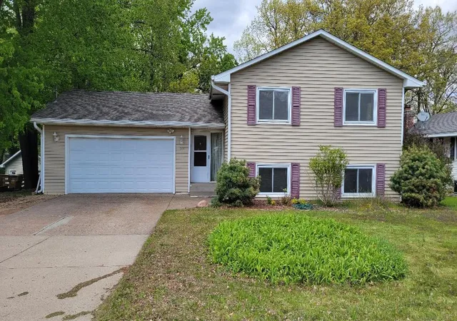 Homes for sale in Mahtomedi, MN | 341 Hickory St, Mahtomedi, MN 55115 | MLS# 7072261