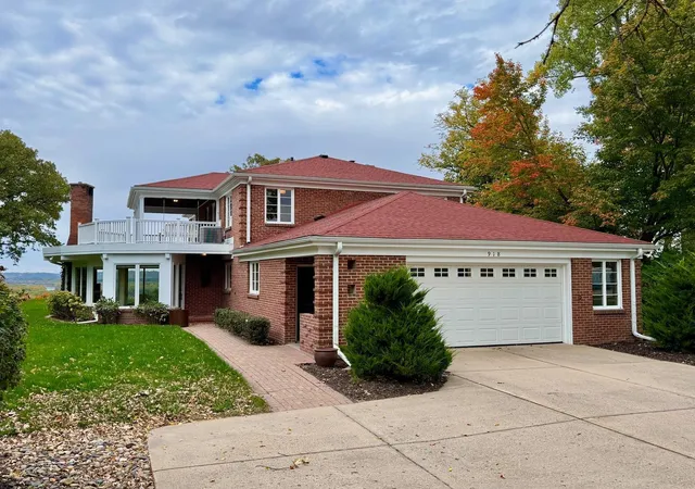Photo 2 of Single family home for sale at 918 W 6th Street, Red Wing, MN 55066 | MLS# 7072266 | Listing updated on 2026-10-19