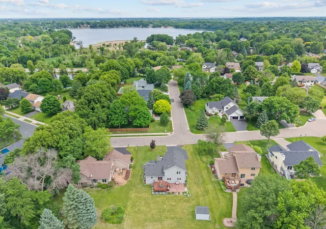 3rd image of 8461 Vagabond Ln N, Maple Grove, MN 55311 | MLS# 7072310