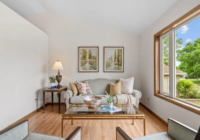 4th image of 8461 Vagabond Ln N, Maple Grove, MN 55311 | MLS# 7072310