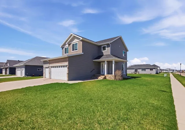2nd image of 1206 Commander Dr W, West Fargo, ND 58078 | MLS# 7072329