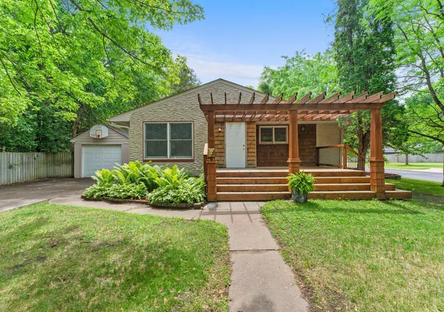 Homes for sale in Cambridge, MN | 245 10th Ave Sw, Cambridge, MN 55008 | MLS# 7072358