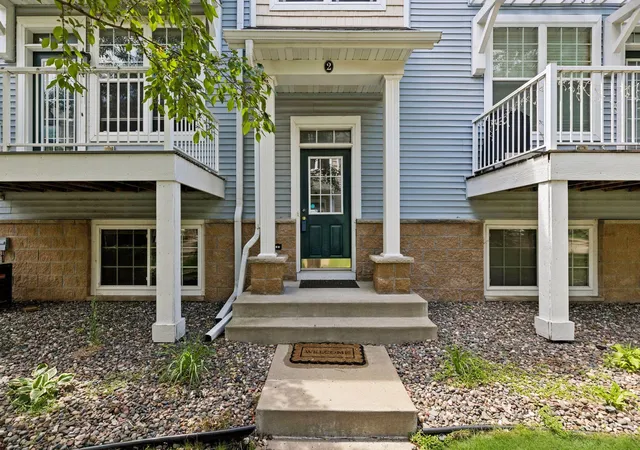Homes for sale in Maplewood, MN | 1679 Village Trl E #2, Maplewood, MN 55109 | MLS# 7072364