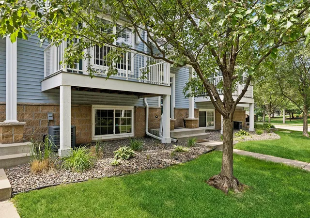 Homes for sale in Maplewood, MN | 1679 Village Trl E #2, Maplewood, MN 55109 | MLS# 7072364