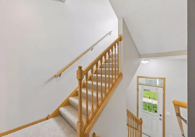 Homes for sale in Maplewood, MN | 1679 Village Trl E #2, Maplewood, MN 55109 | MLS# 7072364